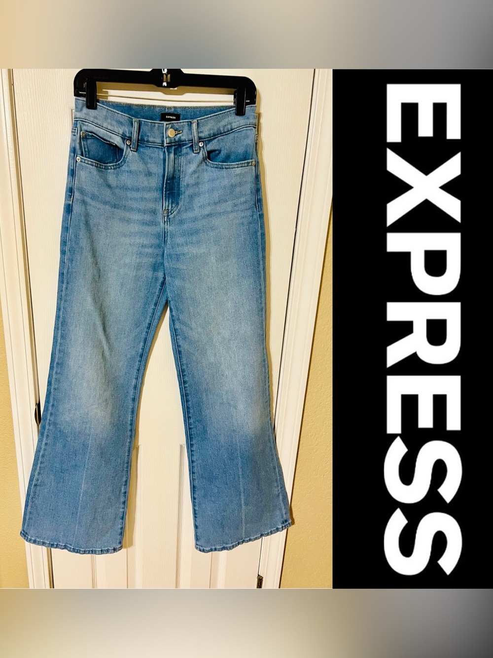 Express Relaxed Flare Jeans in Light Blue Wash-Sz 4 short